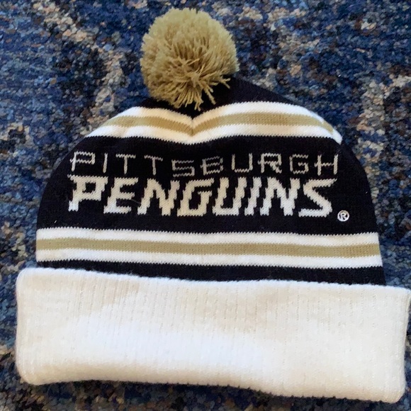 3/$20 Pittsburgh penguins labatt’s winter hat - Picture 1 of 3